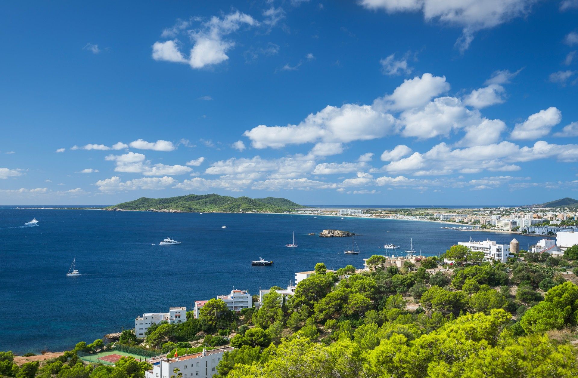 Playa d'en Bossa Holidays 2022/2023 - Ibiza | Mercury Holidays